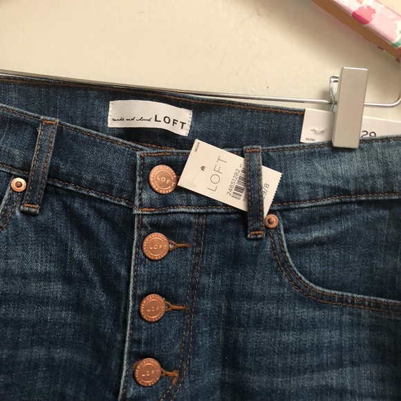 NWT LOFT Button front cut off shorts sz 8 // I42 - Picture 4 of 8